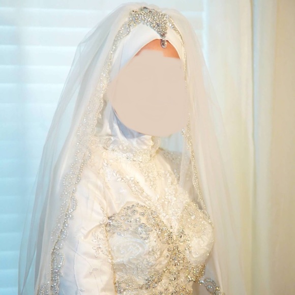 Mori Lee Size 8 Modest Wedding Dress - Picture 1 of 5